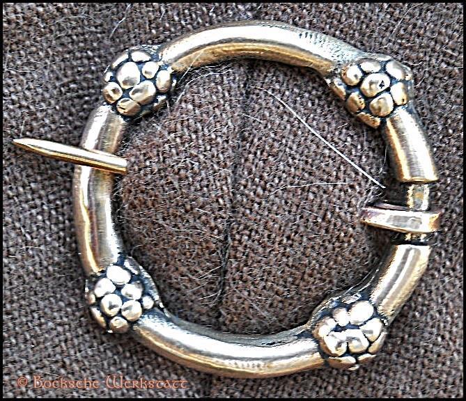Fürspan (Ringfibel) aus Bronze
